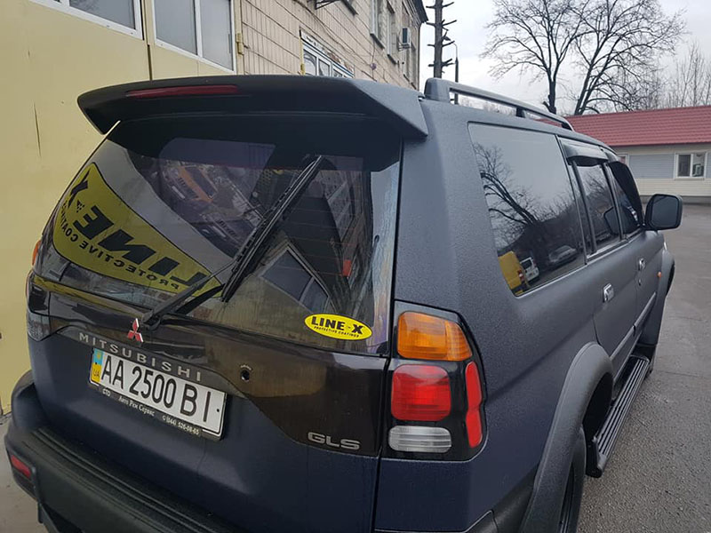 Как перестать переживать из-за царапин и мелких сколов ЛКП? Ответ прост – окрасить автомобиль защитным покрытием Line-X.