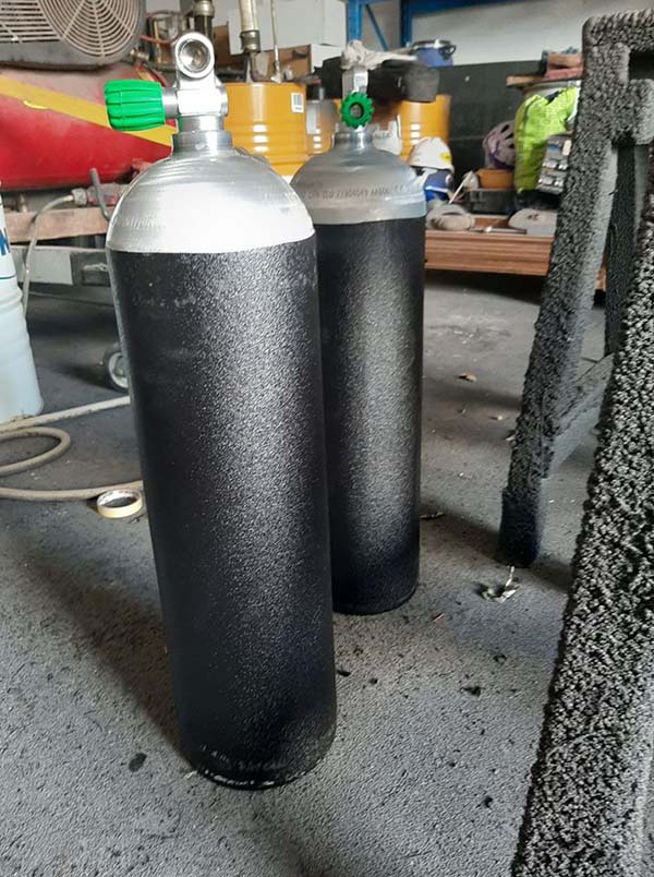 Защита кислородных баллонов для подводного плавания покрытием Line-X