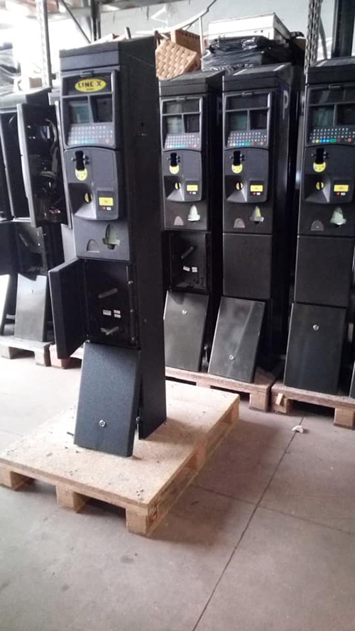 Защита паркоматов от механических повреждении покрытием Line-X