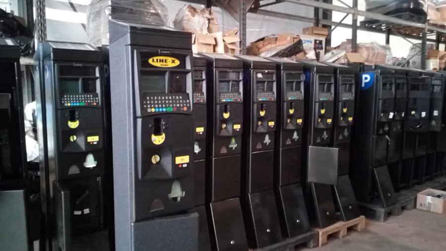 Защита паркоматов от механических повреждении покрытием Line-X