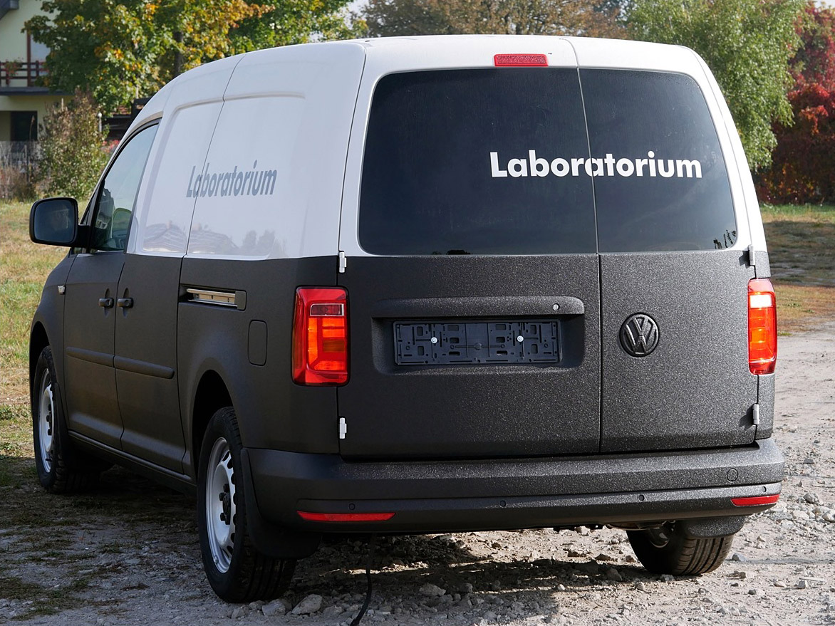 Защита мобильной лаборатории покрытием Line-X