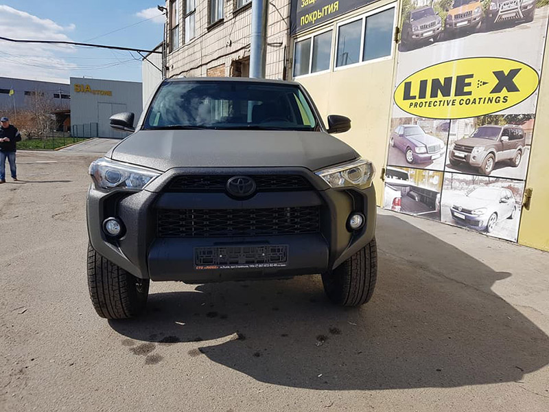 Покраска внедорожника Toyota 4runner защитным покрытием Line-X