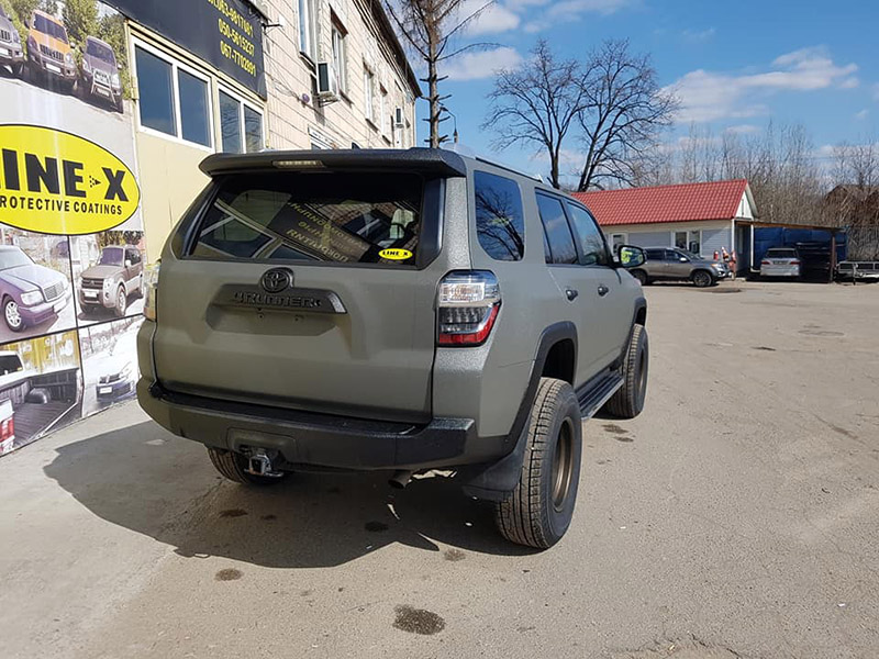 Покраска внедорожника Toyota 4runner защитным покрытием Line-X