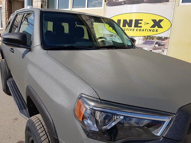 Покраска внедорожника Toyota 4runner защитным покрытием Line-X
