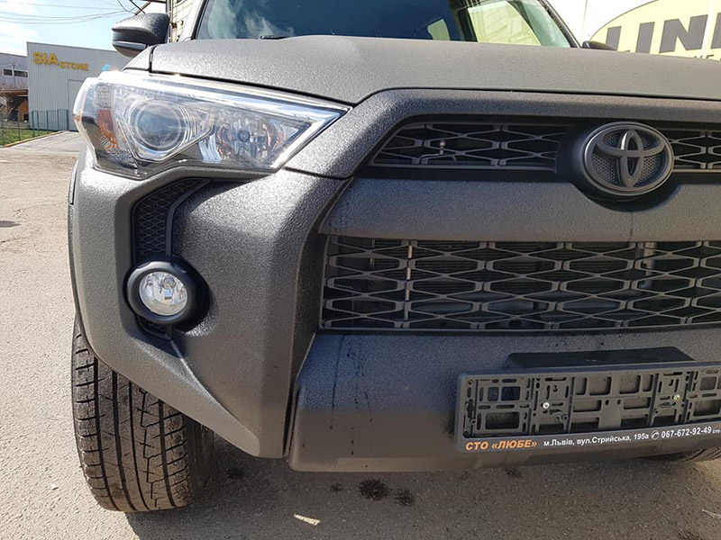 Покраска внедорожника Toyota 4runner защитным покрытием Line-X
