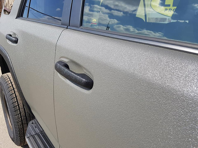 Покраска внедорожника Toyota 4runner защитным покрытием Line-X