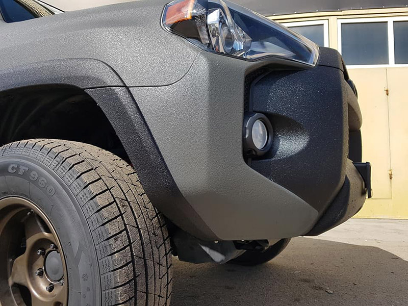 Покраска внедорожника Toyota 4runner защитным покрытием Line-X