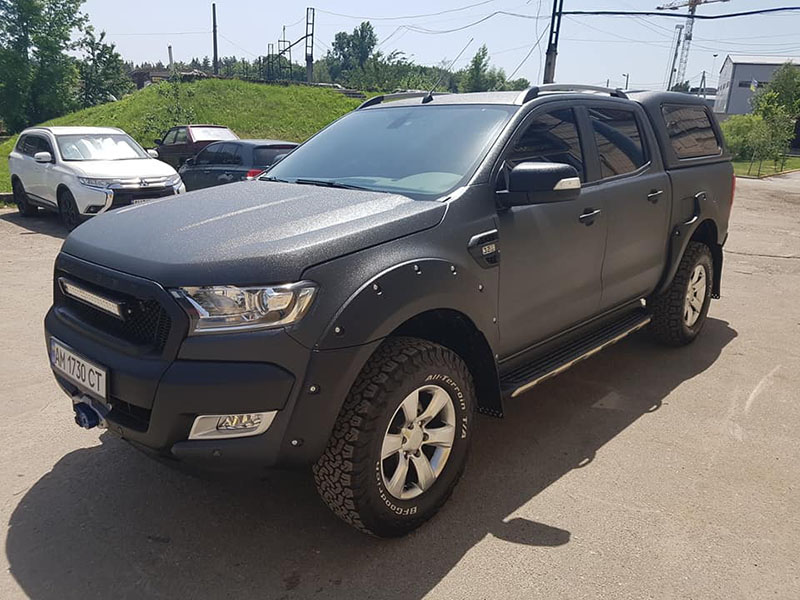 наша первая посткарантинная работа по покраске кузова нового Ford Ranger в Line-X.