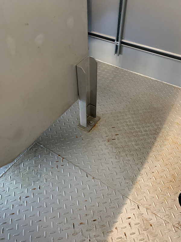 Защита железных полов контейнера покрытием Line-X