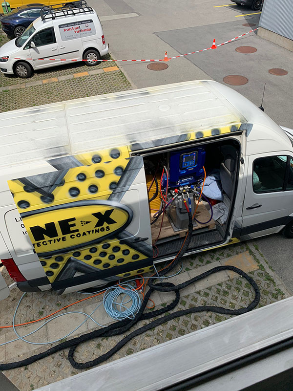 Защита железных полов контейнера покрытием Line-X