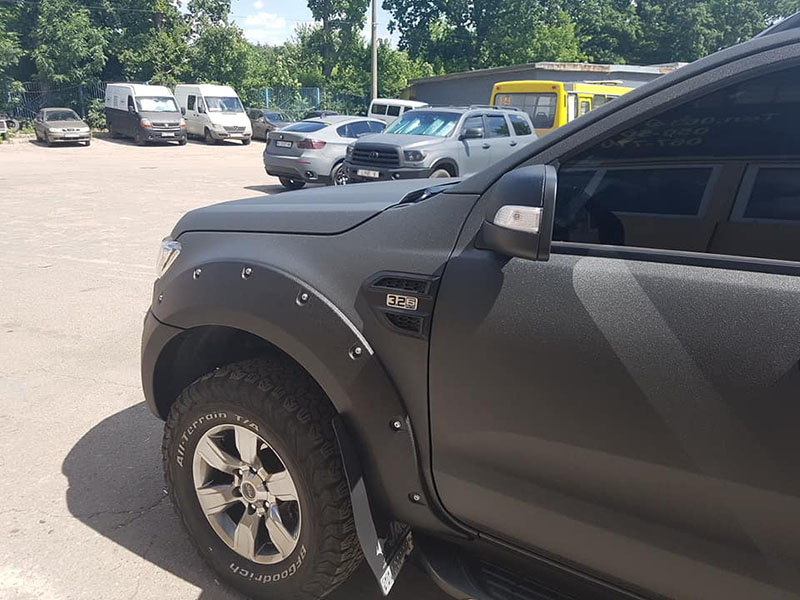 Близнецы братья в защитном полимерном покрытие Line-X