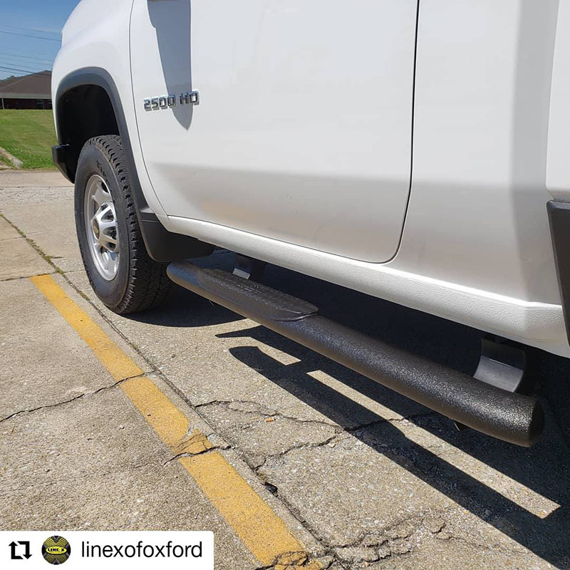 Chevrolet Silverado 2500 – бампер и антигравийная юбка из Line-X