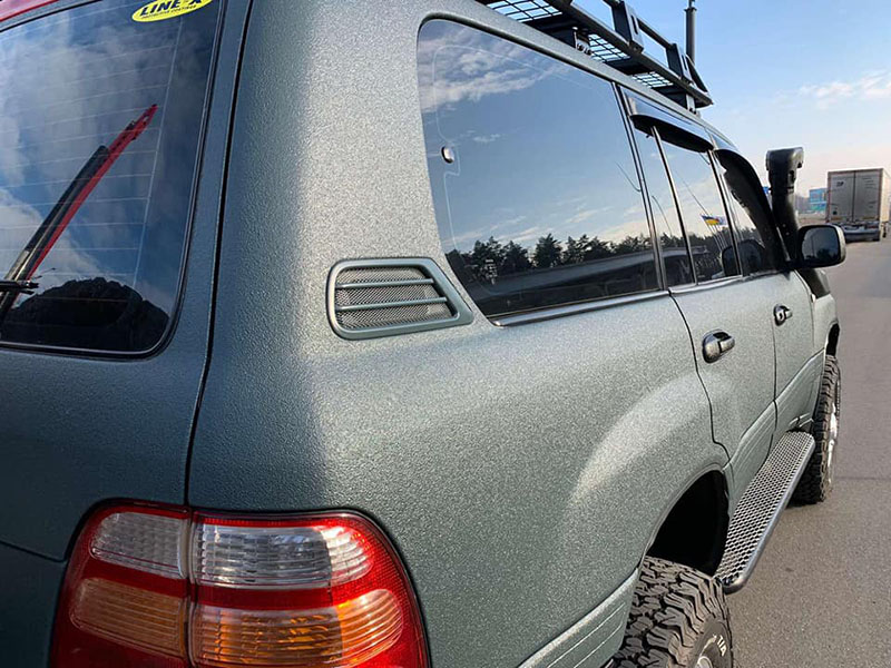 Тюнинг Toyota Land Cruiser 100 и защита кузова покрытием Line-X