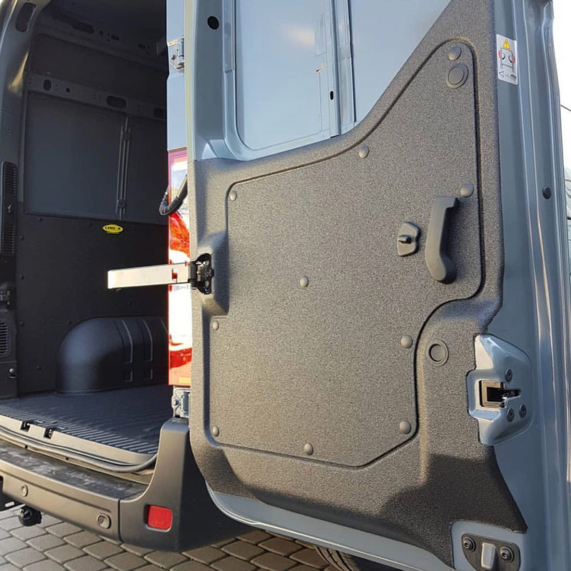 Защита фургона для перевозки древесины покрытием Line-X