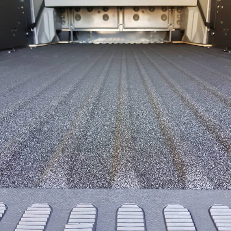 Защита фургона для перевозки древесины покрытием Line-X