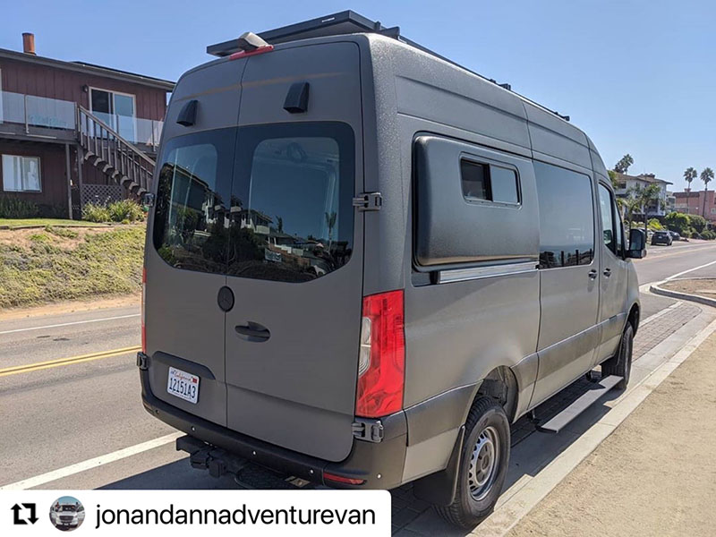 Защита кузова фургона от механических повреждений и коррозии покрытием Line-X