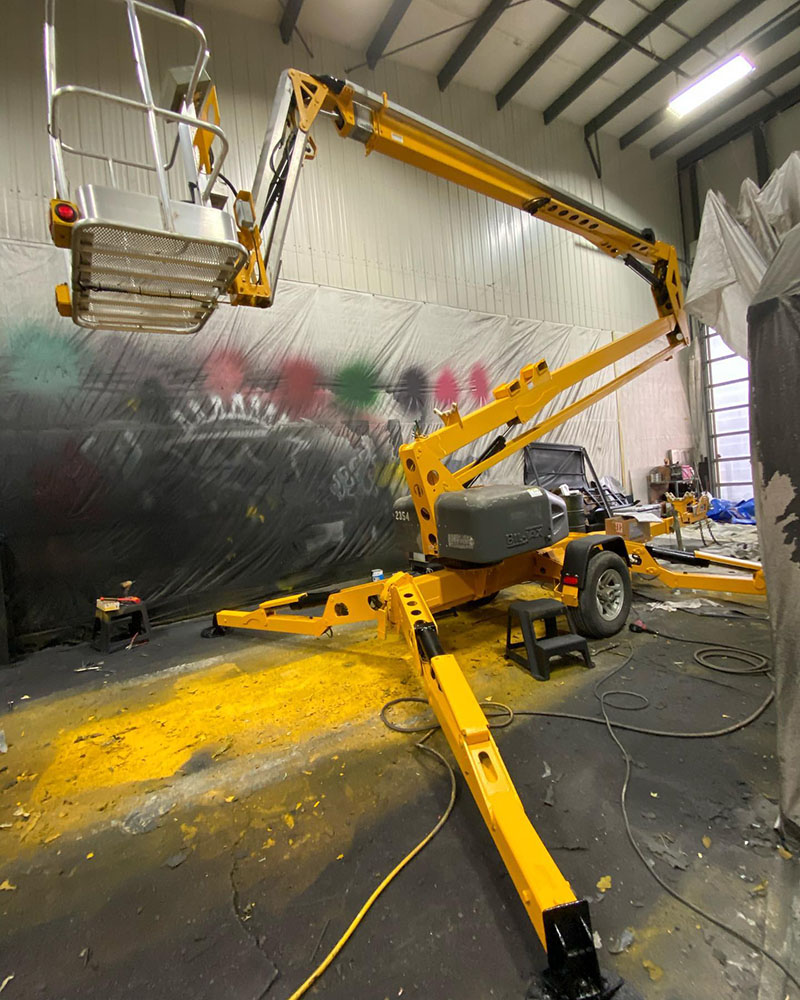 Автовышка с люлькой в Line-X