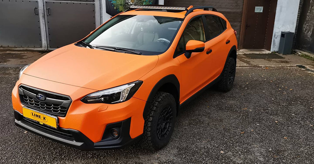 Осенний Subaru XV в защитном покрытие Line-X