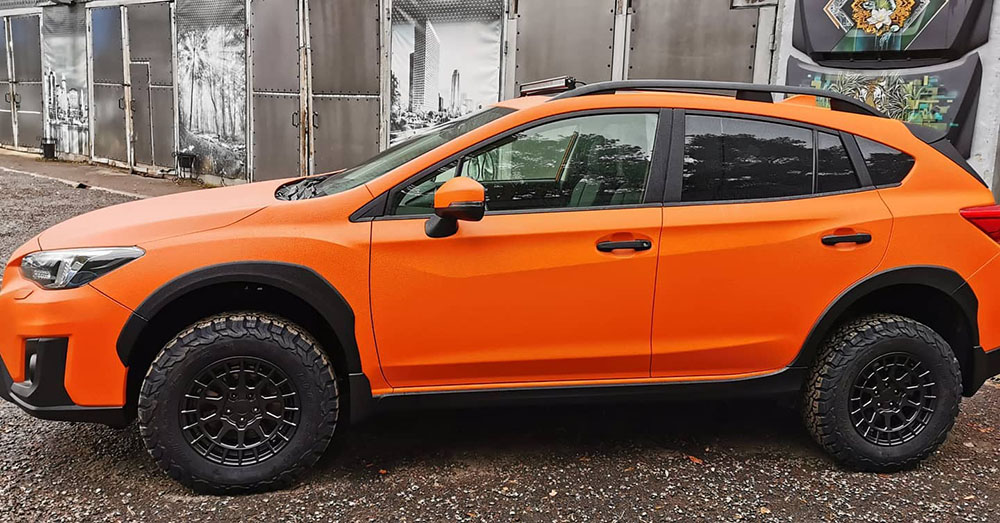 Осенний Subaru XV в защитном покрытие Line-X