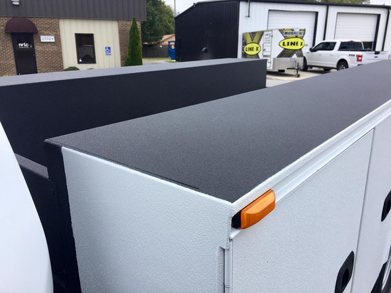 Ремонт сервисного кузова пи помощи Line-X после 10ти лет хранения на открытом воздухе