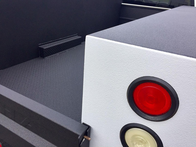 Ремонт сервисного кузова пи помощи Line-X после 10ти лет хранения на открытом воздухе