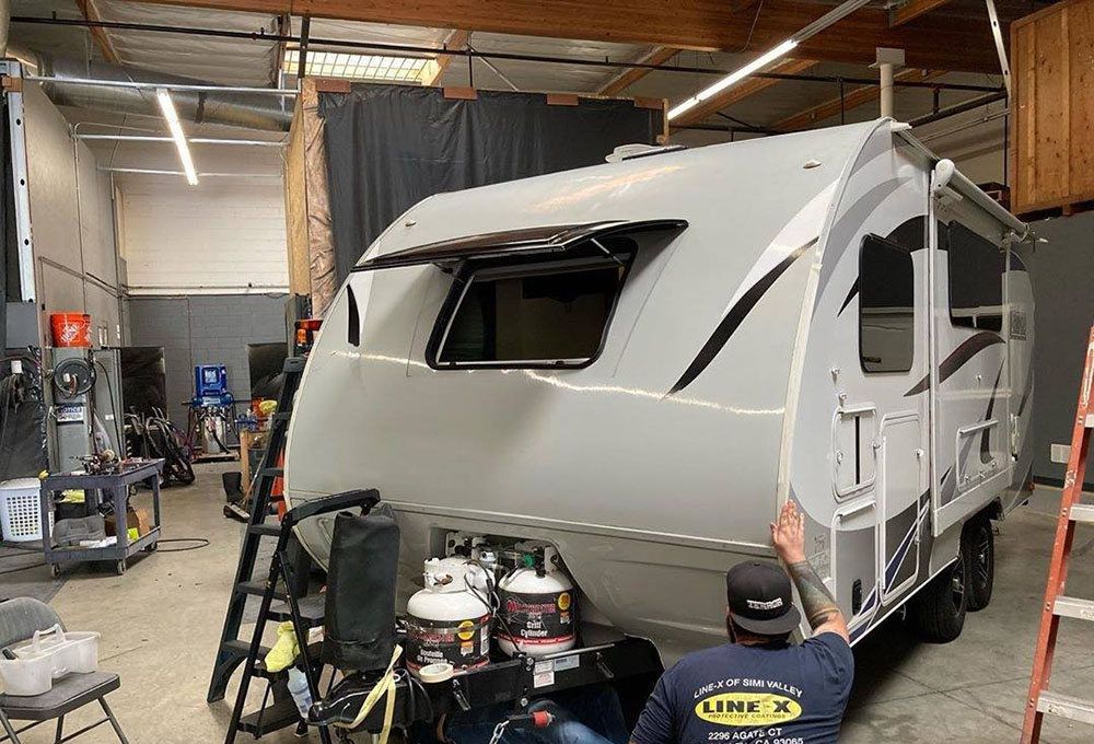 Ремонт трейлера при помощи защитного покрытия Line-X