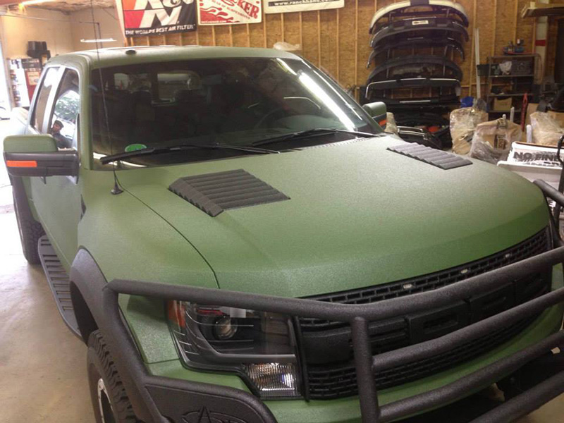 Line-X препятствует потускнению краски