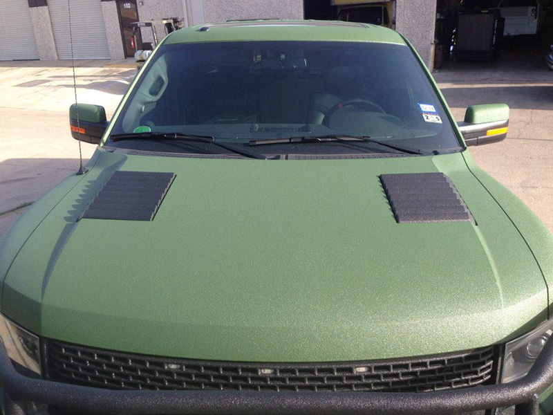 Line-X препятствует потускнению краски