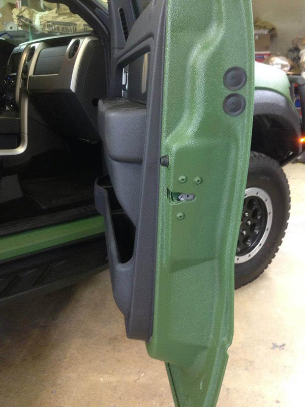 Line-X препятствует потускнению краски