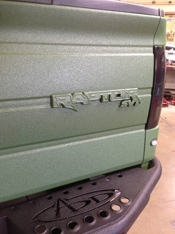 Line-X препятствует потускнению краски