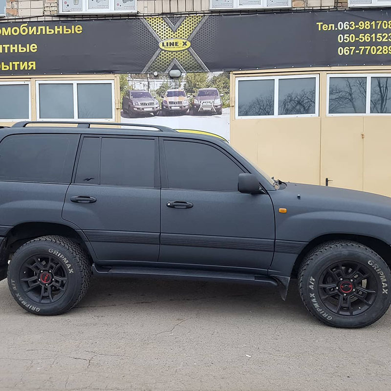 Toyota Land Cruiser 100 – актуальна как никогда, особенно в Line-X