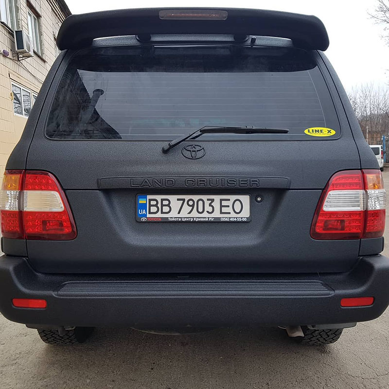 Toyota Land Cruiser 100 – актуальна как никогда, особенно в Line-X