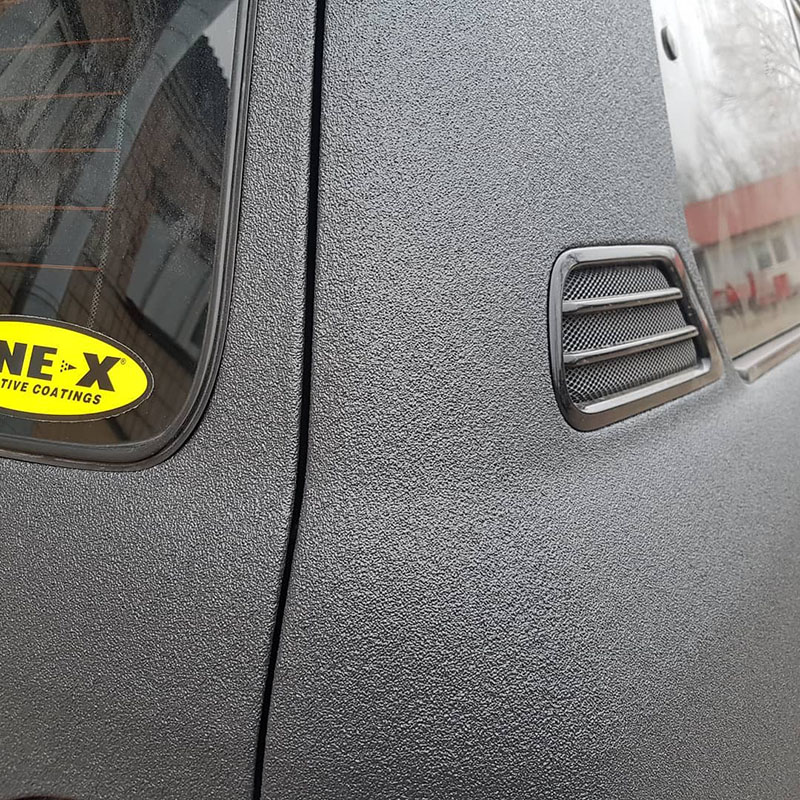 Toyota Land Cruiser 100 – актуальна как никогда, особенно в Line-X