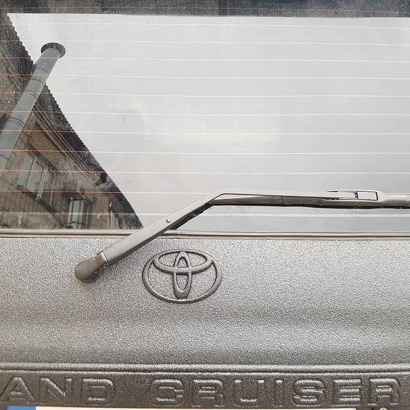 Toyota Land Cruiser 100 – актуальна как никогда, особенно в Line-X