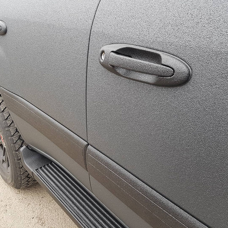 Toyota Land Cruiser 100 – актуальна как никогда, особенно в Line-X