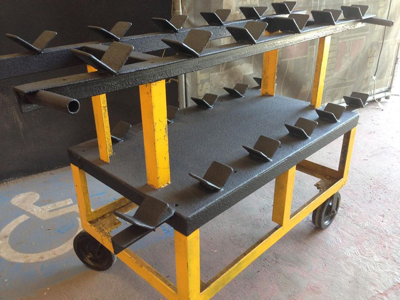 Line-X — это универсальное защитное покрытие, которое можно использовать в промышленности, сельском хозяйстве, складской индустрии, строительстве, рекламной деятельности, авиации и даже в спорте.