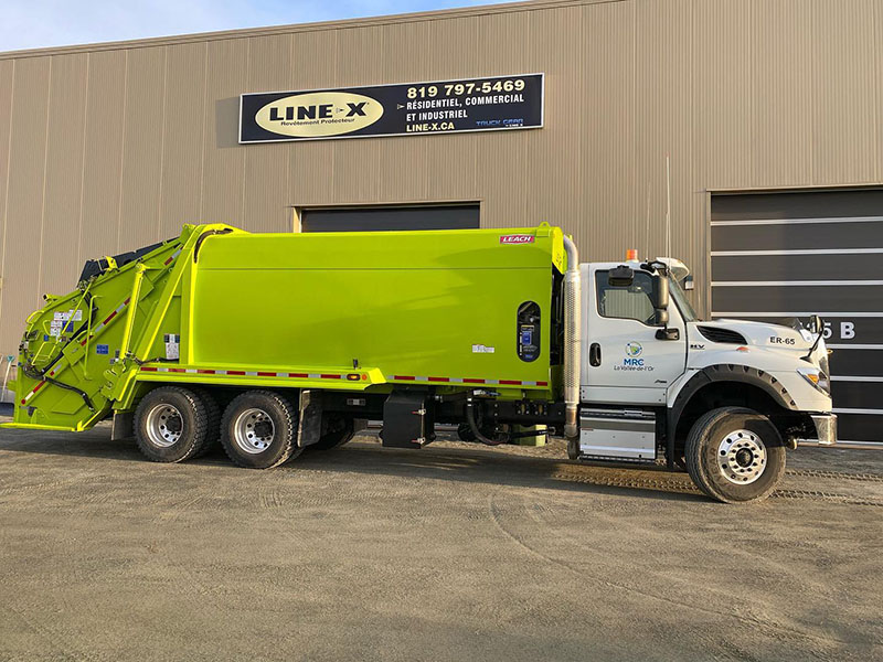 Защита кузова мусоровоза от механических повреждений покрытием Line-X