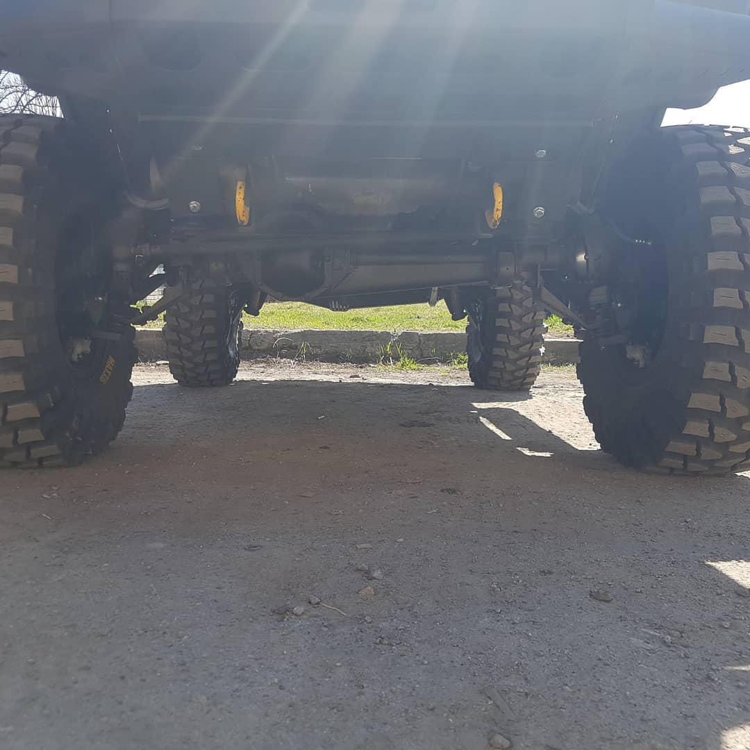 Подготовка внедорожника Mercedes-Benz G к офф-роуд соревнованиям, окраска в Line-X