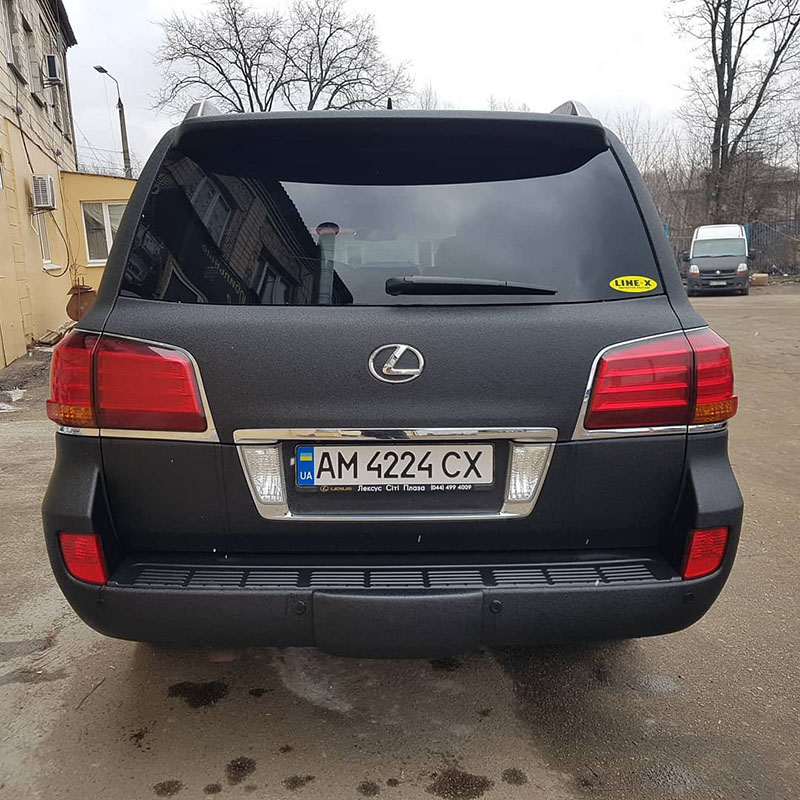 Покраска Lexus LX570 защитным покрытием Line-X
