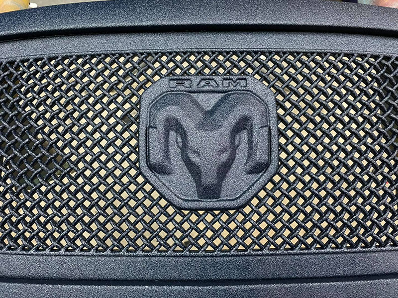 Line-X – еще больше брутальности автомобилю