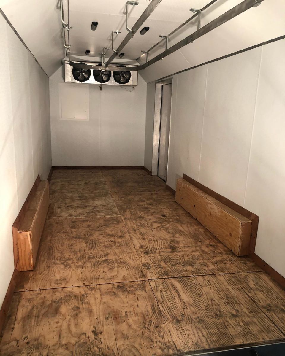 Был в фургоне пол фанерный, а стал полимерный