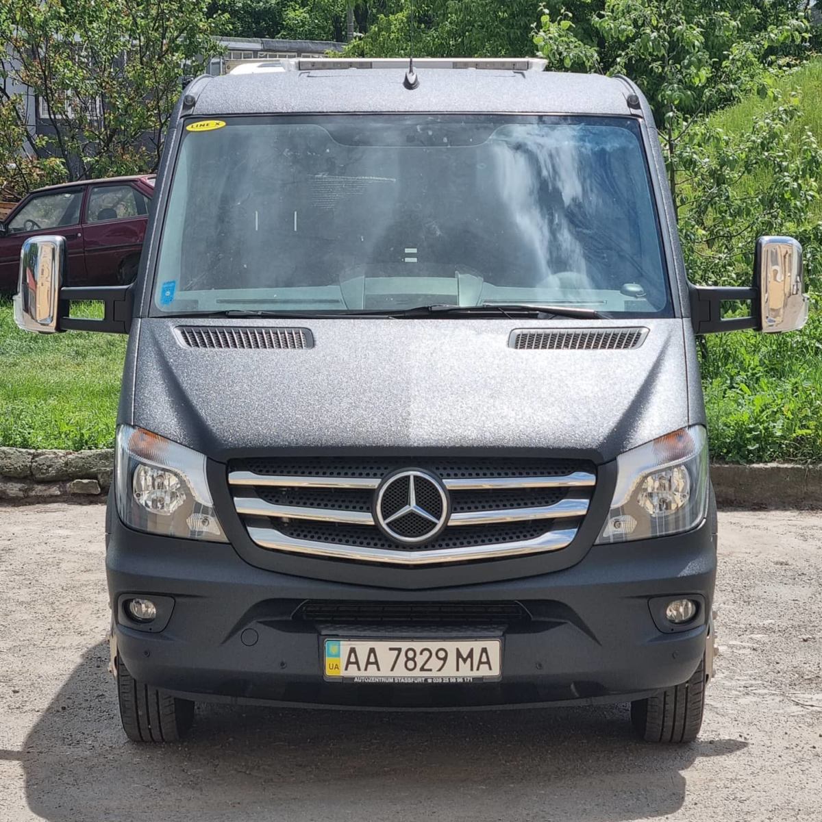 Защита кузова Mercedes Sprinter от механических повреждений и коррозии покрытием Line-X