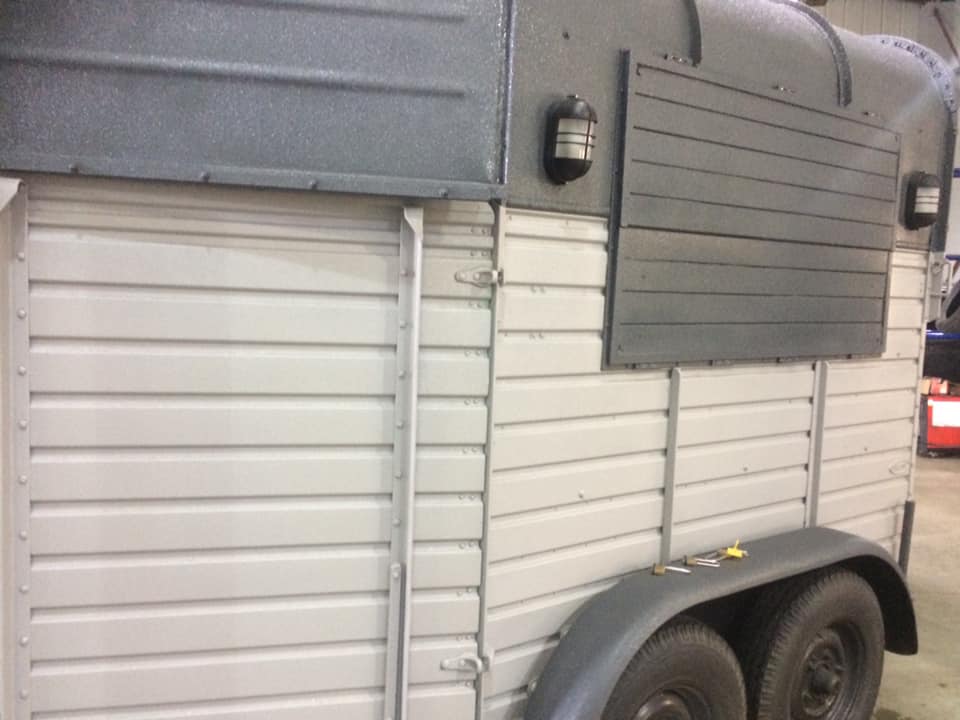 Ремонт автоприцепа для перевозки лещадей