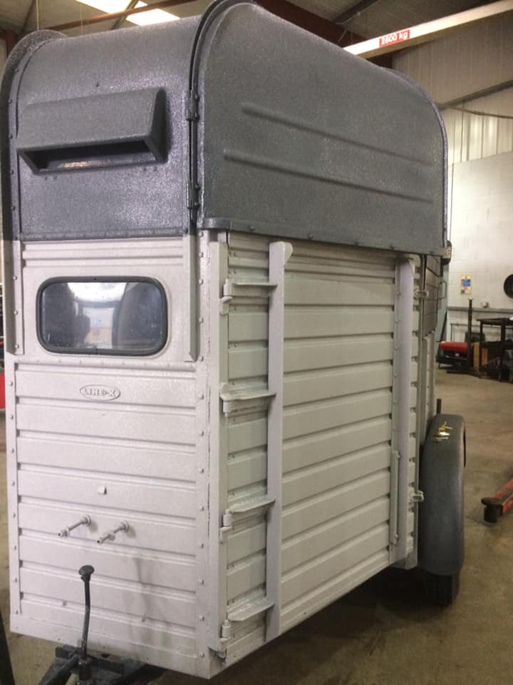 Ремонт автоприцепа для перевозки лещадей