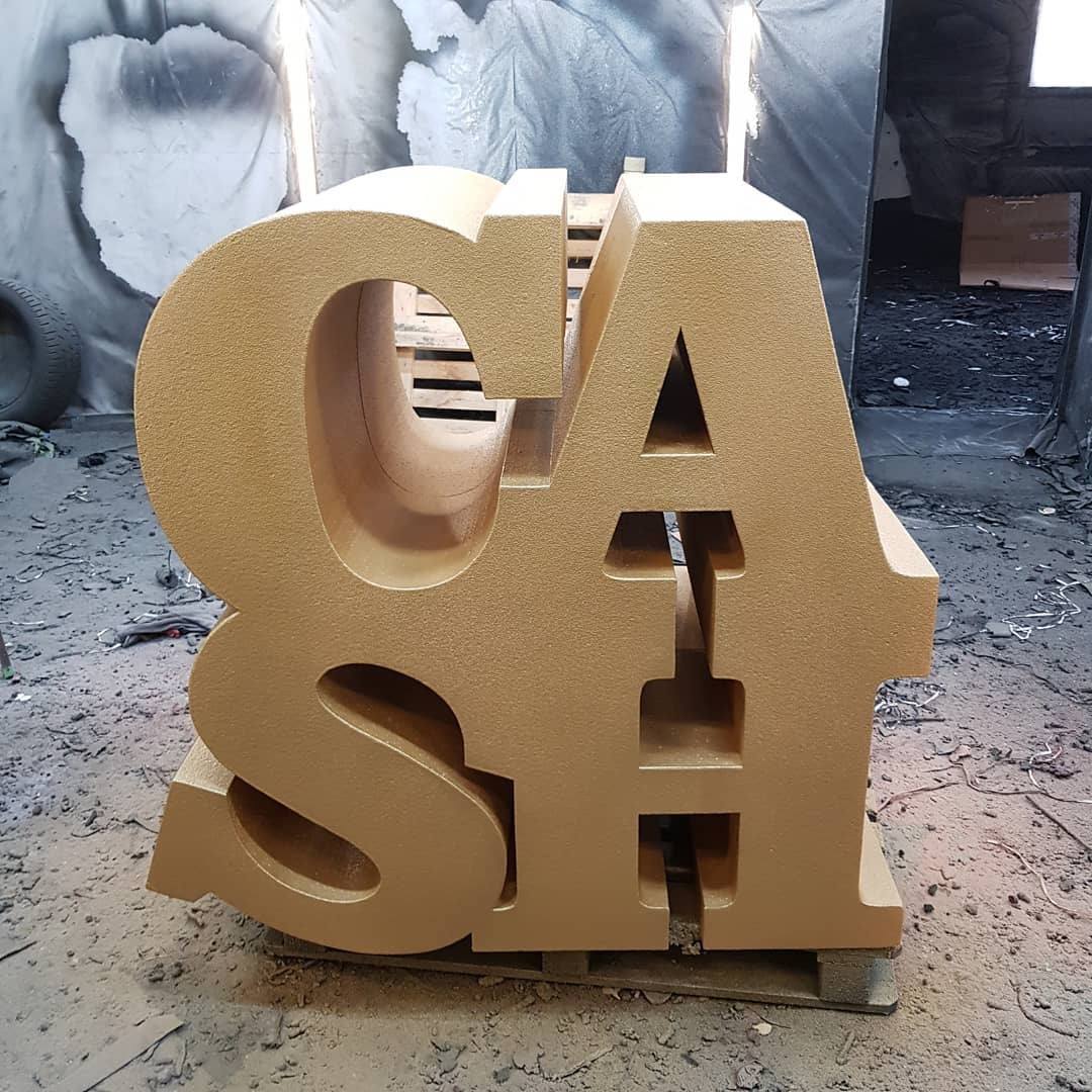 Защита рекламных конструкций из пенопласта покрытием Line-X