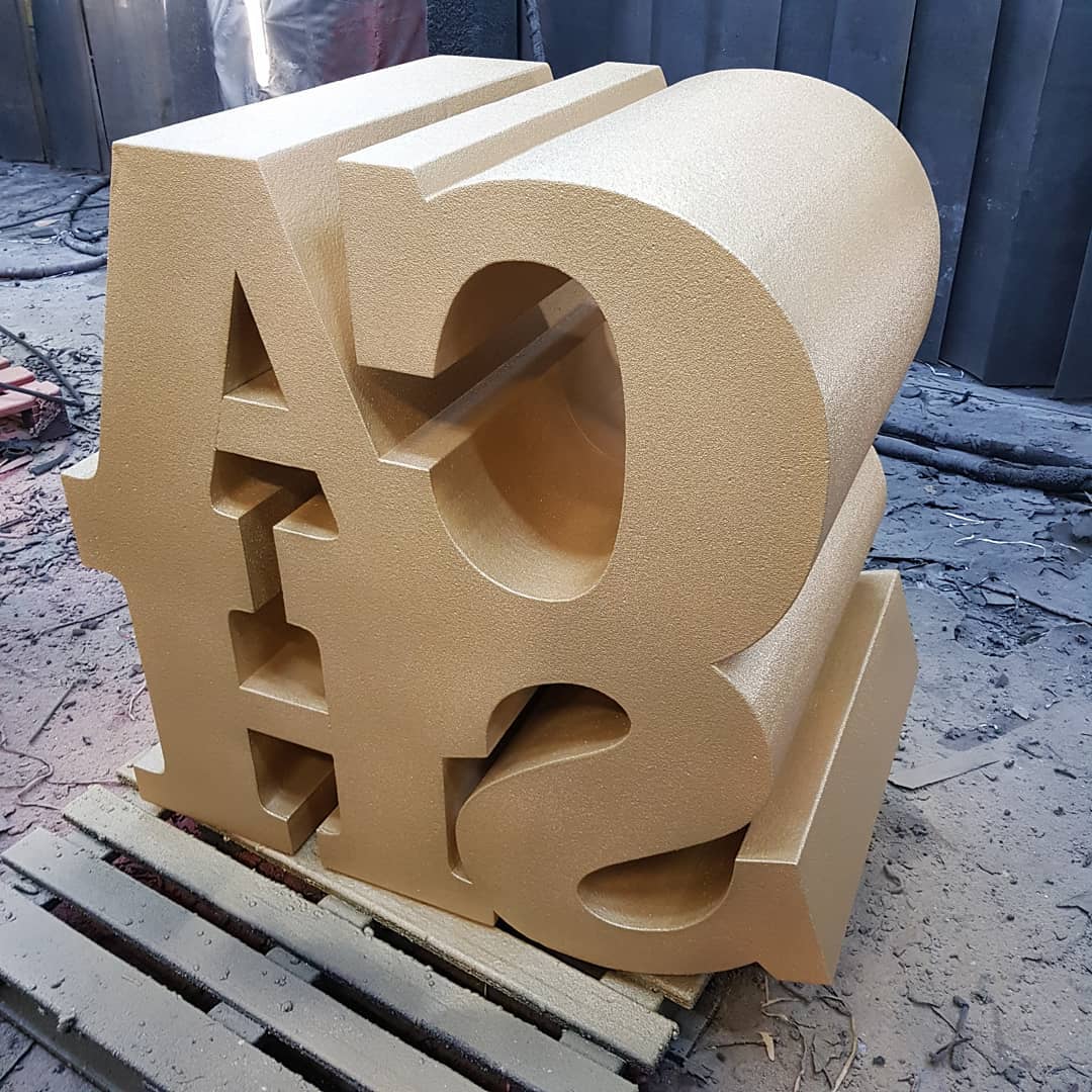 Защита рекламных конструкций из пенопласта покрытием Line-X