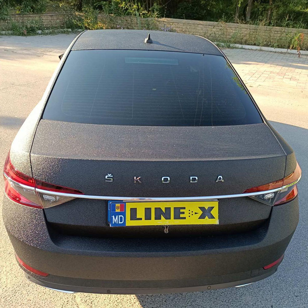 Защита кузова седана SKODA Octavia полимерным покрытием Line-X
