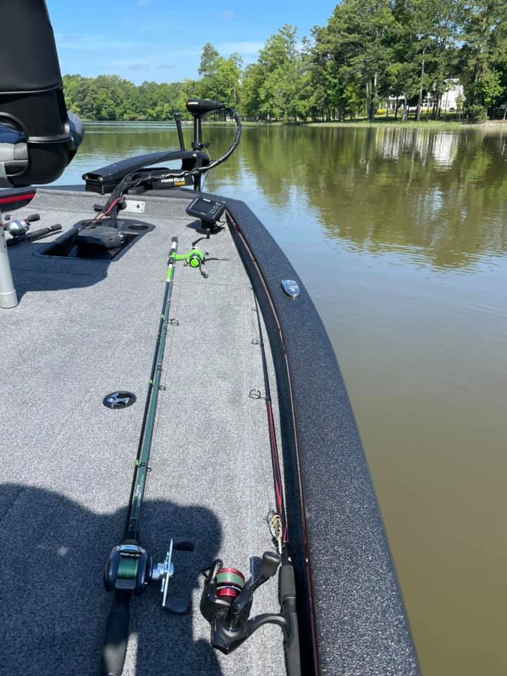 Защита моторной лодки покрытием Line-X, гидроизоляция, антискользящее покрытие