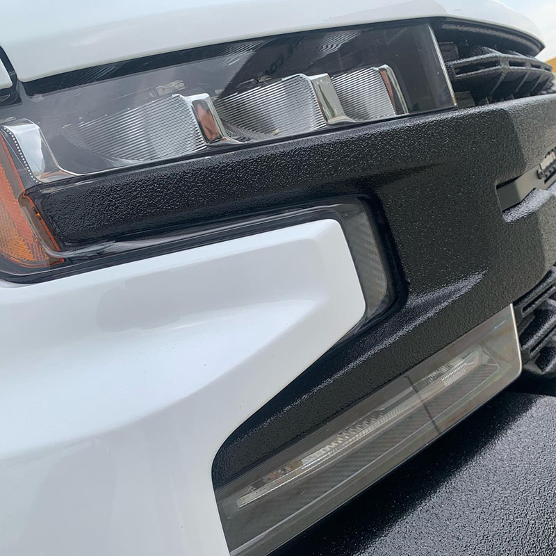 Защита бампера и решетки радиатора полимерным покрытием Line-X