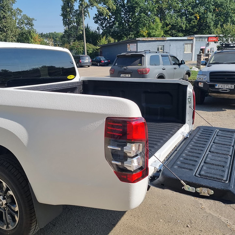 Превентивная защита Mitsubishi L200 покрытием Line-X